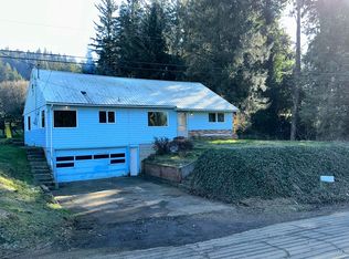 10055 Fairview Rd, Tillamook, OR 97141