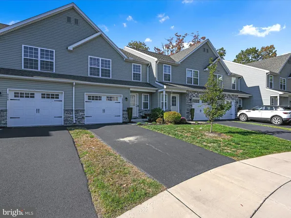 333 Briar Ridge Cir, Enola, PA 17025