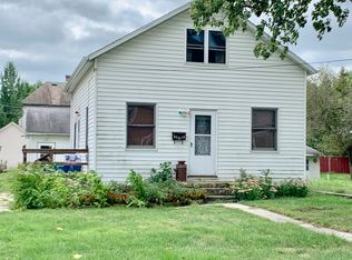 2412 6th St, Peru, IL 61354