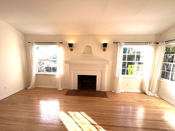 2nd image of 7418 Romaine St