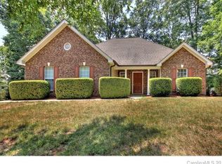 182 Highland Woods Ct, Denver, NC 28037