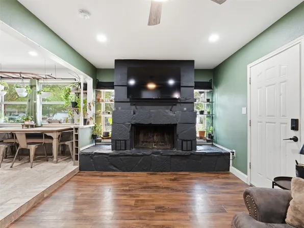 824 Crosby Ave, Fort Worth, TX 76108