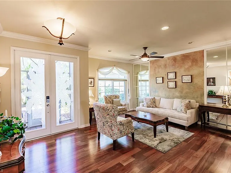 7859 Berkshire Pines Dr — Photo 5