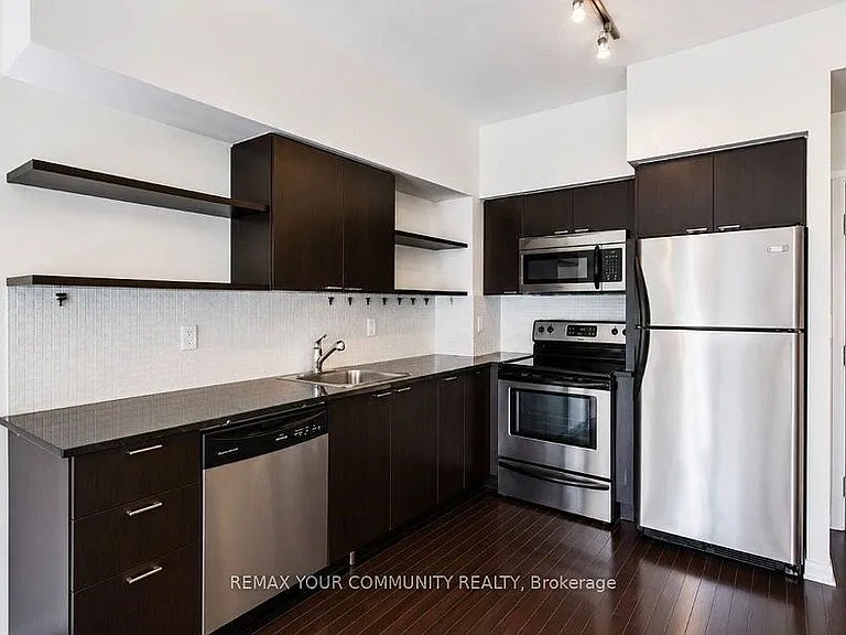35 Hayden St #819 — Photo 21