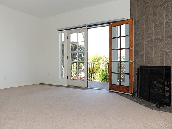 3rd image of 3761 Villa Ter APT 2