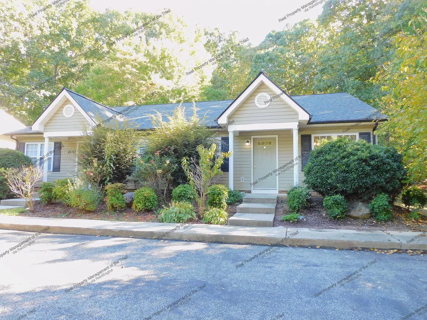 3 bed, 2.0 bath, 1155 sqft, $1,360 — Photo 1
