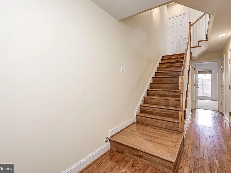 1236 Harbor Island Walk — Photo 4