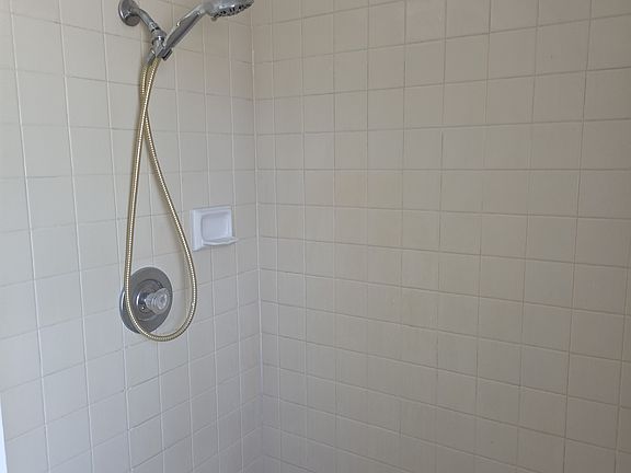3rd image of 4865 Warrior Ln