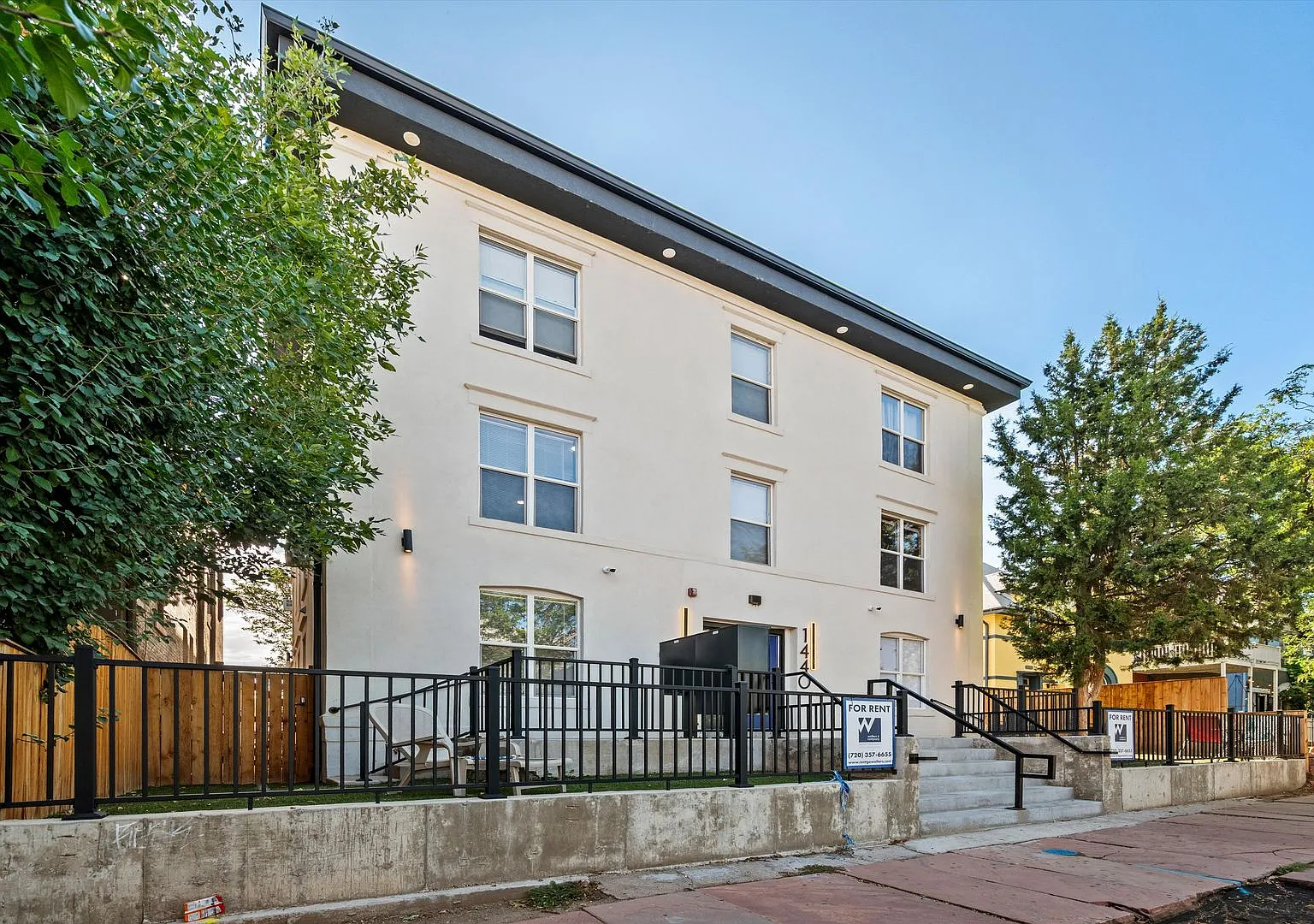 Modern Cap Hill Retreat with Historic Character — Photo 2