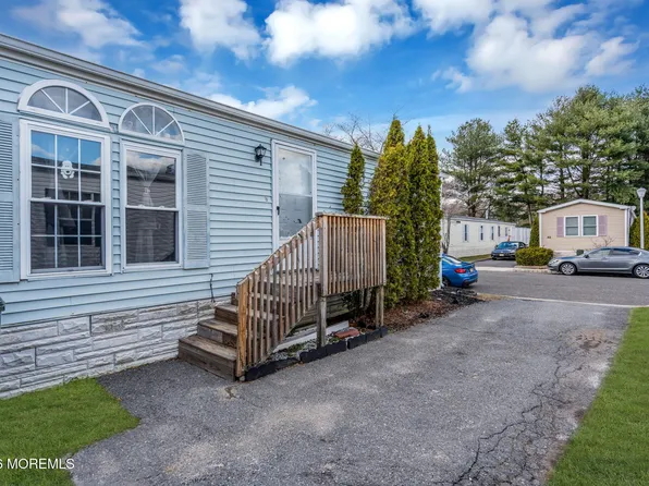 43 Secretariat Street, Howell, NJ 07731