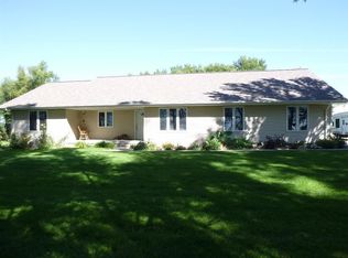 403 W 15th Rd, Phillips, NE 68865