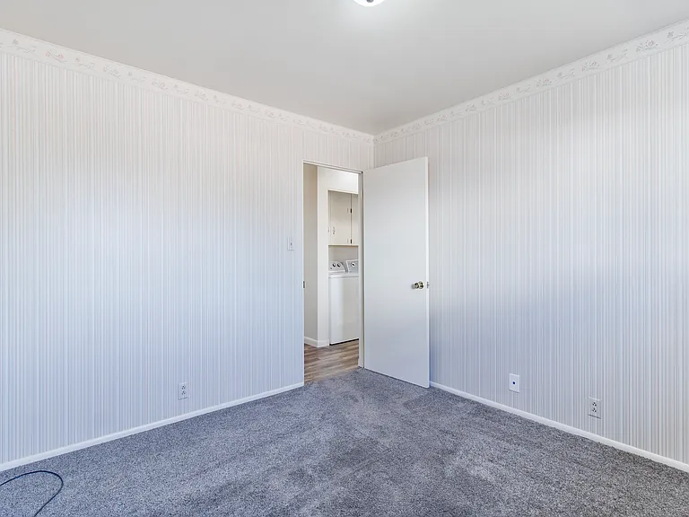 2044 Sunrise Cir — Photo 26