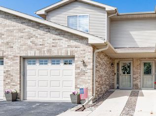 1265 Pond View Cir, De Pere, WI 54115