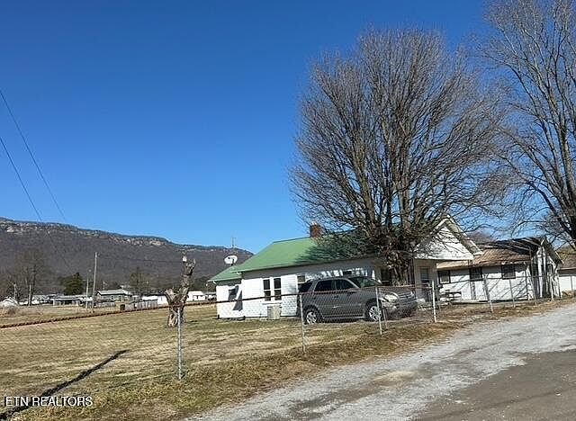 1st image of 273 Stockyard Dr