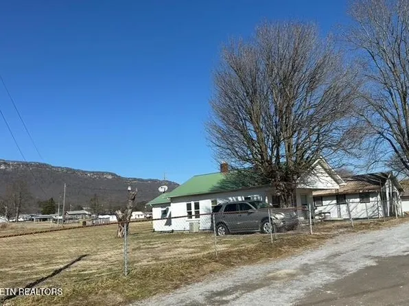 273 Stockyard Dr, Ewing, VA 24248