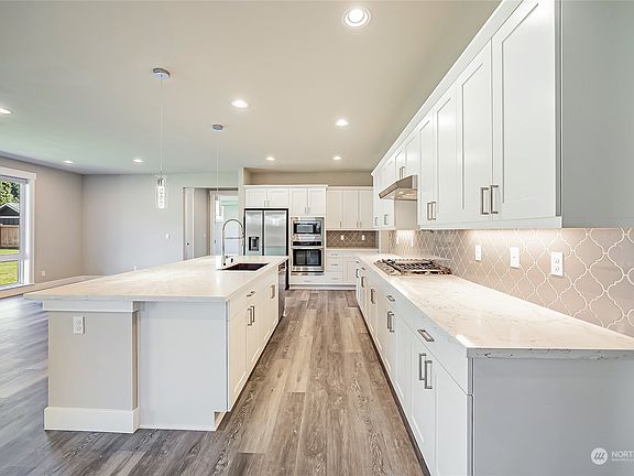5th image of 3829 103rd Street NE