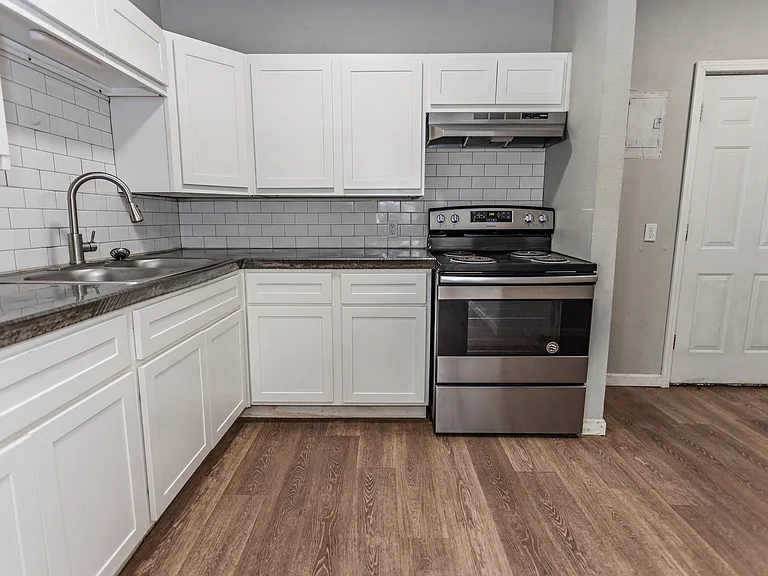 303 N Cleveland Ave — Photo 5