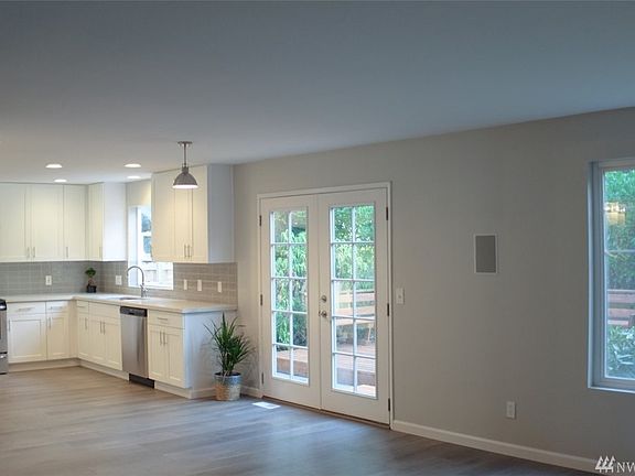 4th image of 7405 201st Street Ct E