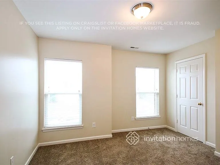 1002 Bridleside Dr — Photo 6