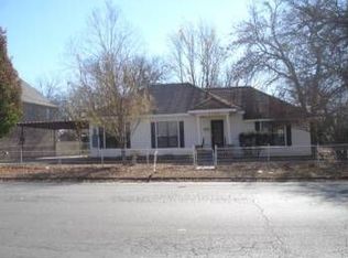 1106 Cates St, Bridgeport, TX 76426