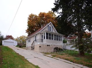 4406 S 38th St, Omaha, NE 68107