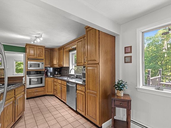 4th image of 65 May St