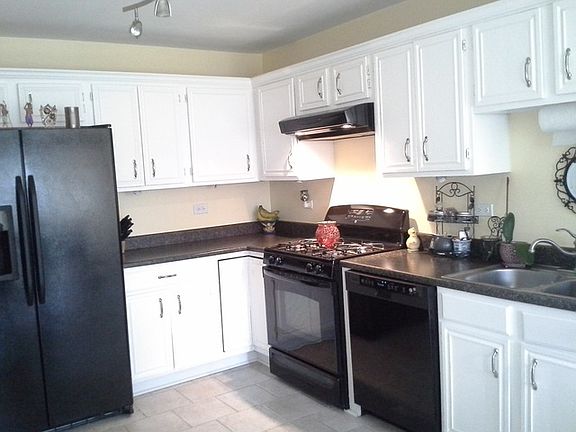 3rd image of 515 Canterbury Dr