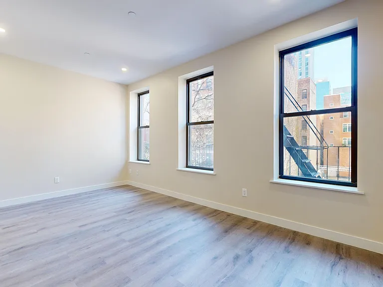 317 W 48th St #3F — Photo 2