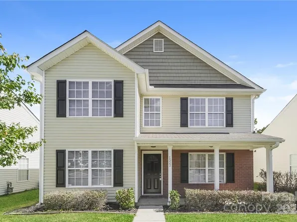 1522 Tuckers Glenn Dr, Rock Hill, SC 29732