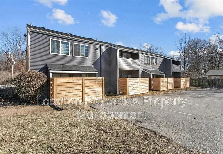 1502 W 25th Ct #D3 — Photo 1