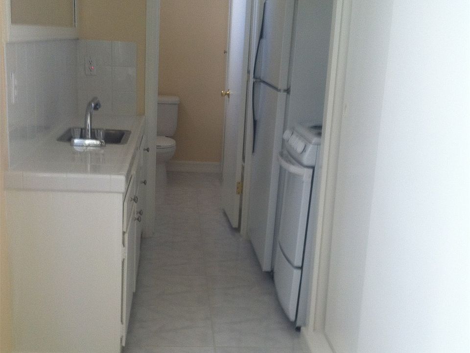 2nd image of 11825 Goshen Ave APT 09