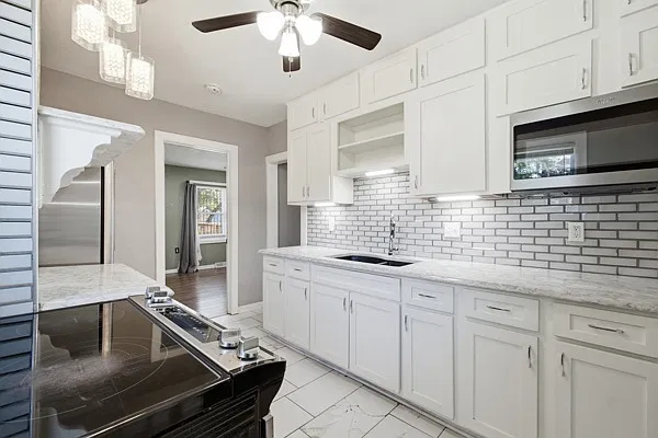 4 bed, 2160 sqft, $1,875 — Photo 2