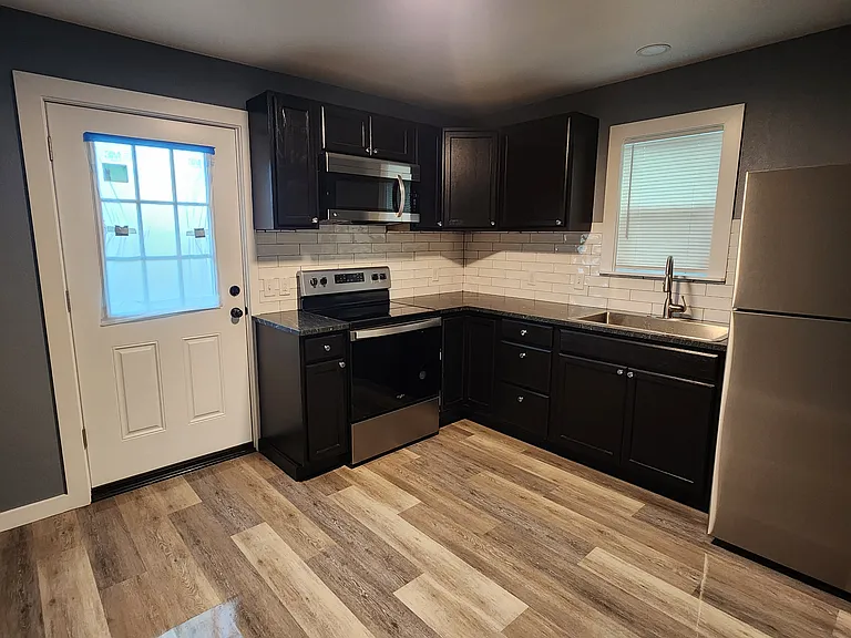 220 Bois D Arc St — Photo 10