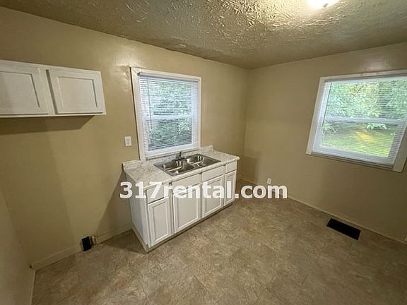 4th image of 3423 N Drexel Ave