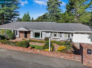 5725 Harbord Dr, Oakland, CA 94611