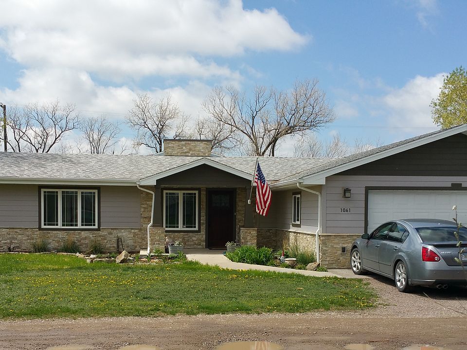 1st image of 1061 Suburban Dr
