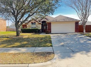 5915 Heather Dr, Grand Prairie, TX 75052