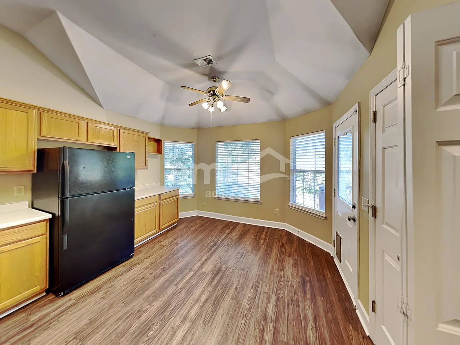 4 bed, 2.5 bath, 1750 sqft, $2,380 — Photo 4