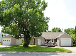 35 2nd Ave NW, Plainview, MN 55964