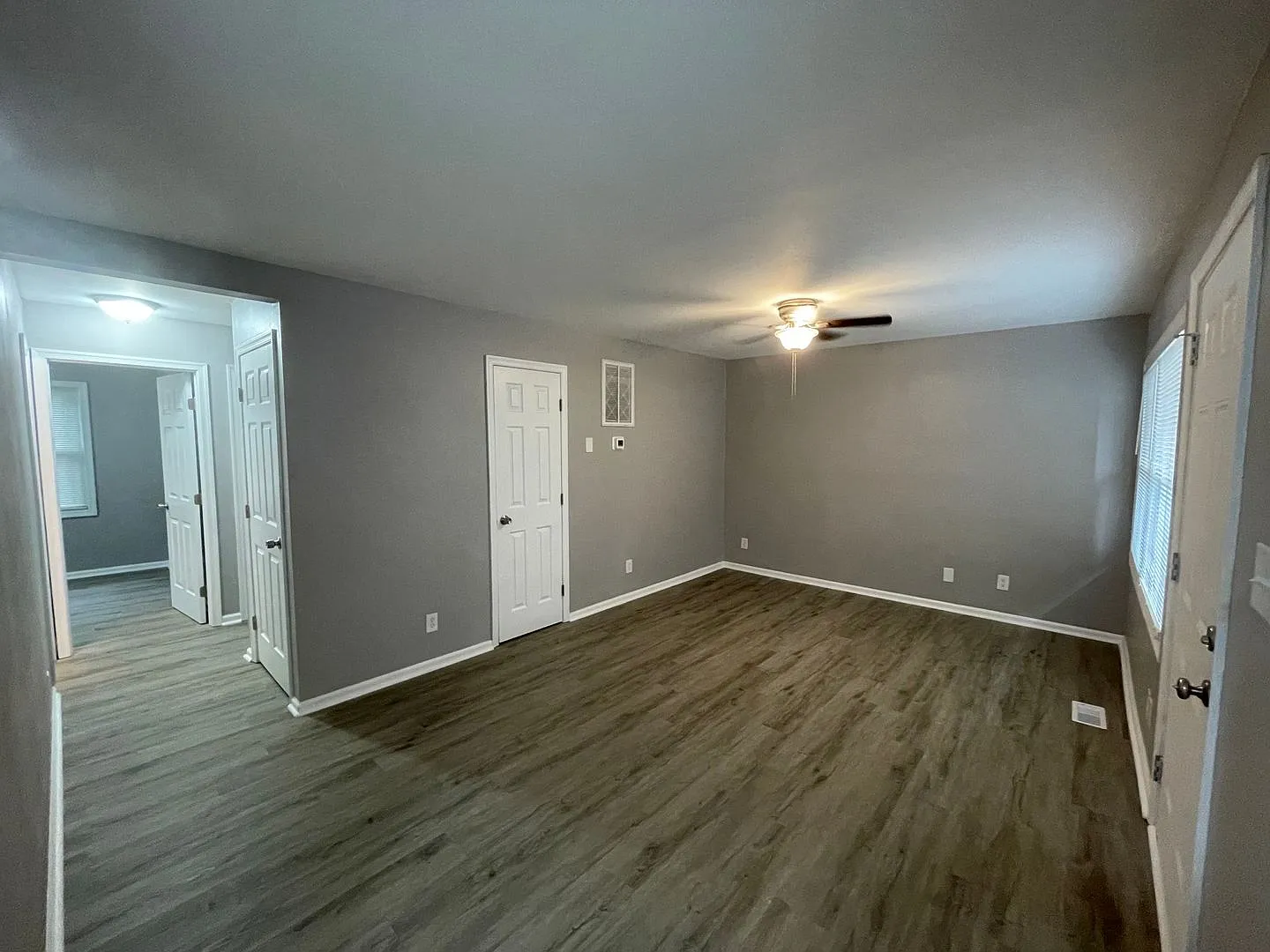 2912 Wesley Street A & B — Photo 3