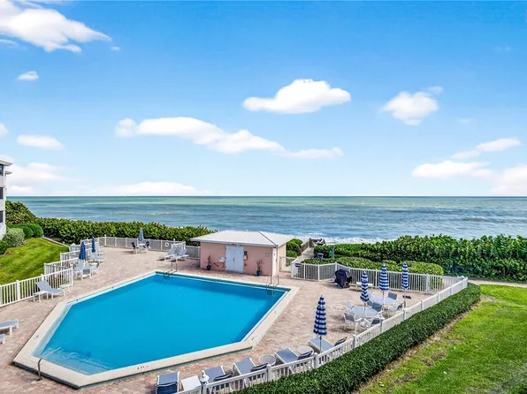 8830 S Sea Oaks Way APT 202, Vero Beach, FL 32963