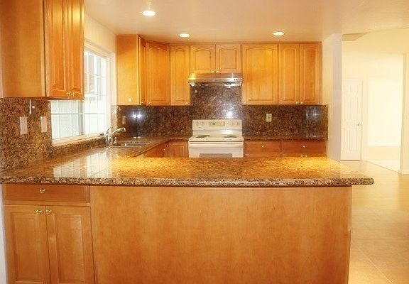 3rd image of 790 Lynxwood Ct