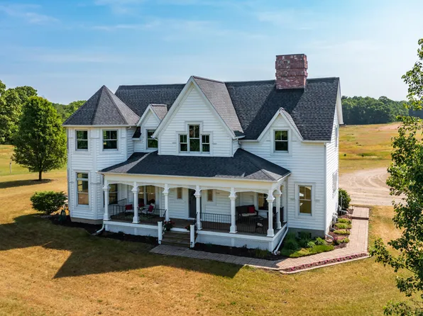 64819 County Road 657, Lawton, MI 49065