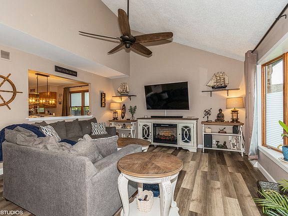 2nd image of 517 Elizabeth Dr
