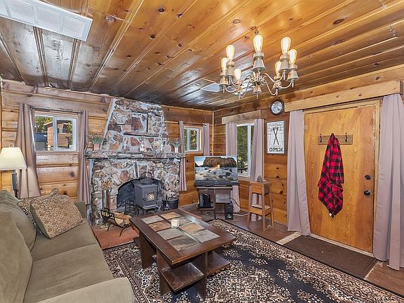 3rd image of 33674 Green Valley Lake Dr