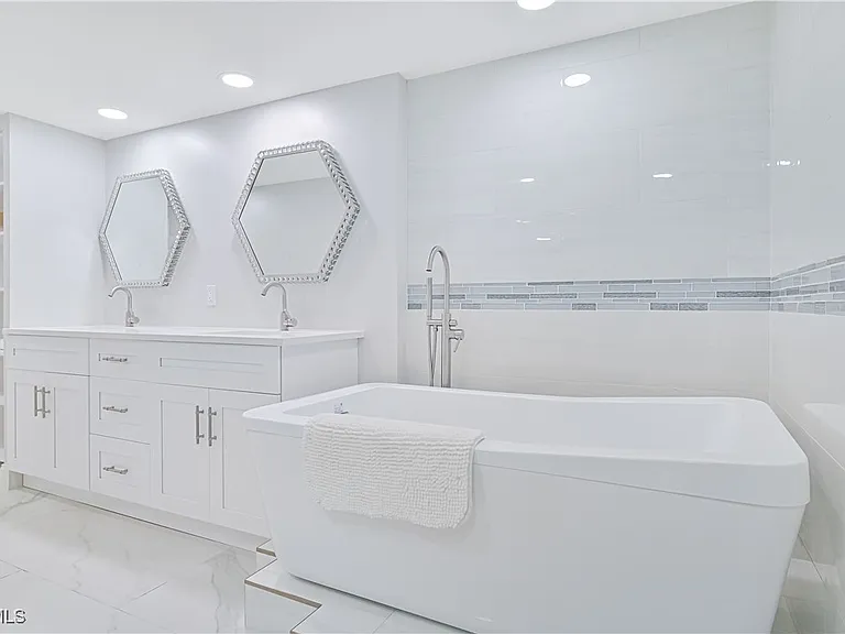 15 Bluebill Ave #1004 — Photo 26