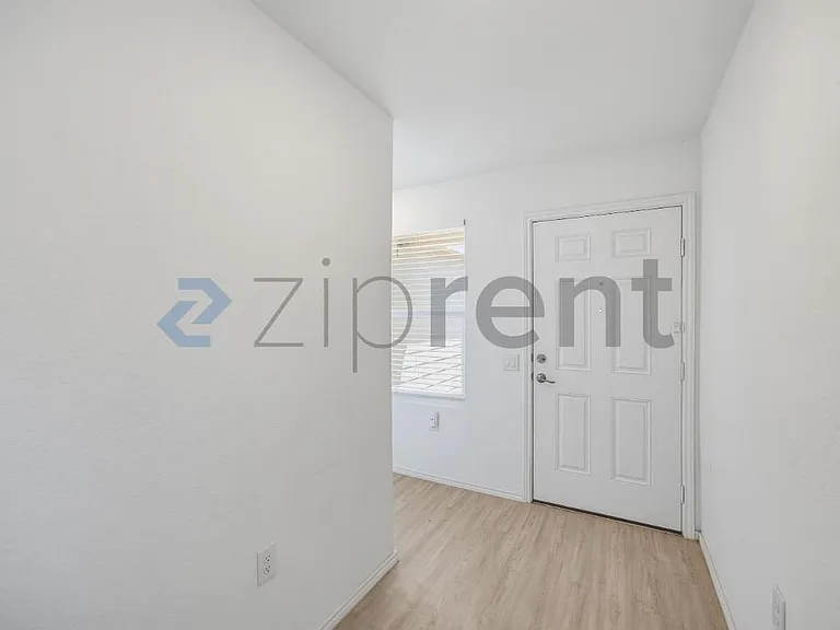 4431 Martin Way — Photo 4