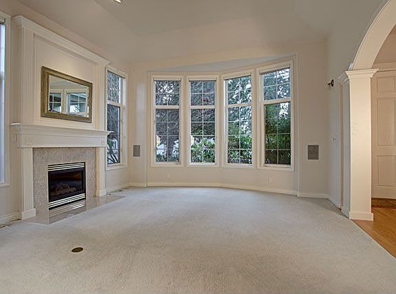 2nd image of 10640 NE 46th St
