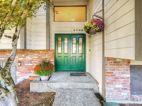2nd image of 3709 27th St SE