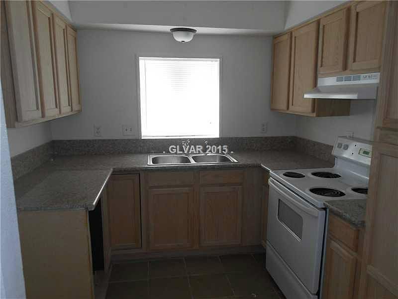 2nd image of 2121 Wengert Ave